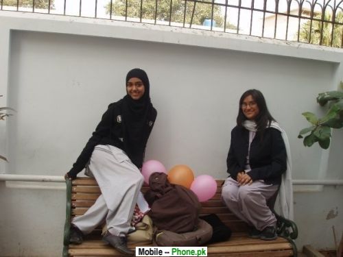 on_bench_with_ballon_desi_girls_mobile_wallpaper.jpg