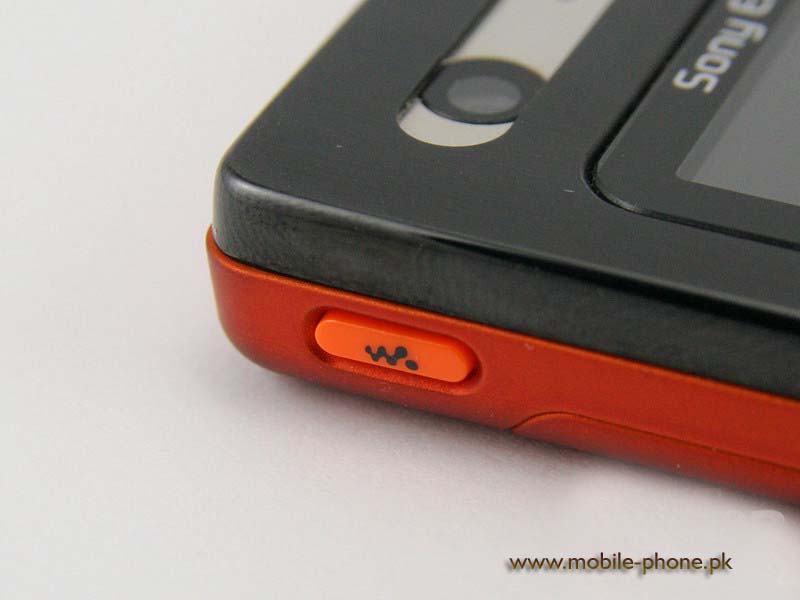 Sony Ericsson W880 Pictures